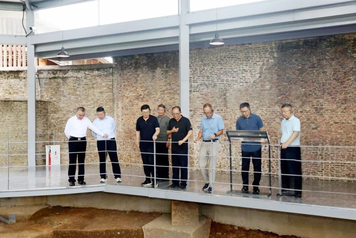 务虚会111.jpg 务虚会111.jpg