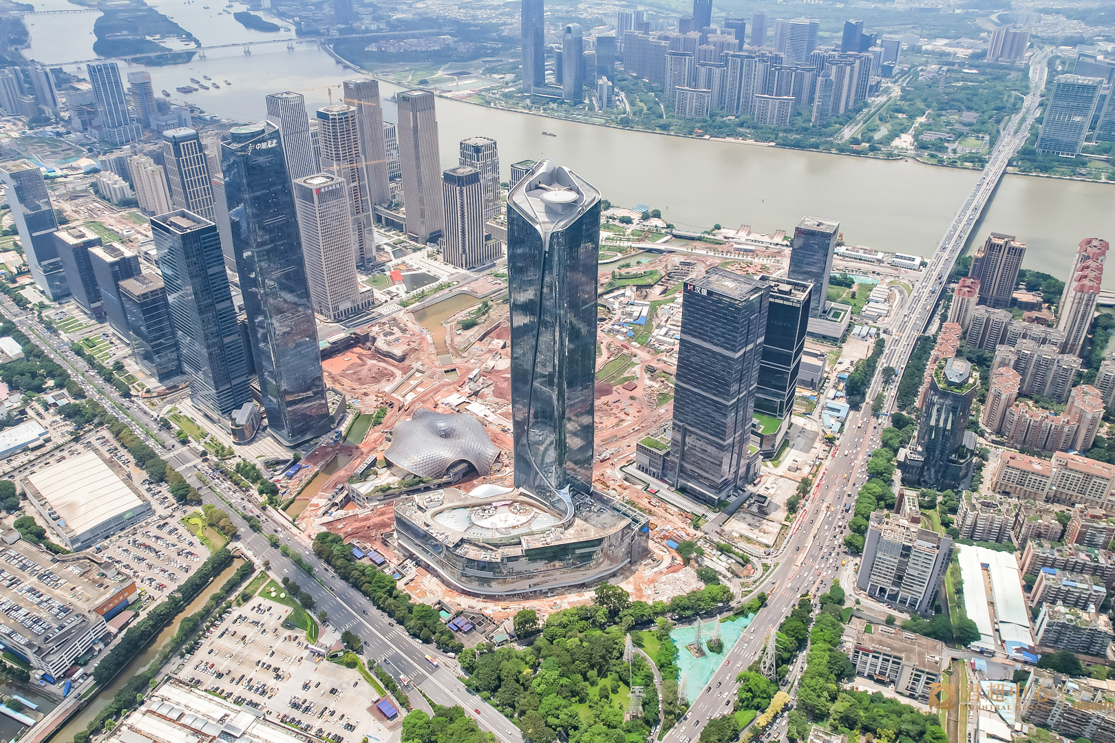 1广州国际金融城君超中心项目航拍图+丘志东摄.jpg